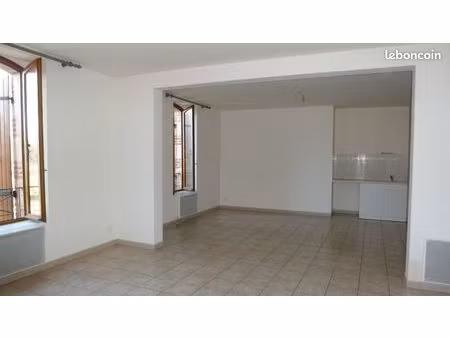 appartement 110 m2 525euro