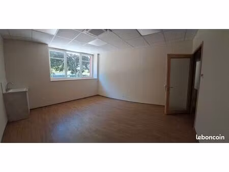 bureau médicaux paramedicaux à louer