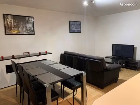 2 pièces entièrement meublé et équipé + parking en box + fibre optique