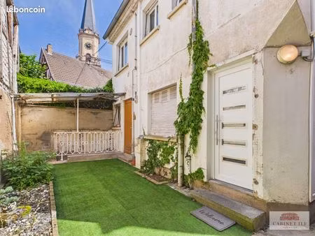 erstein centre – triplex 5 pièces de 104 m² avec terrasse et 2 stationnements