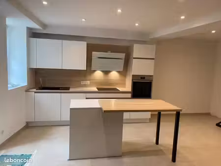 triplex 102m2 entièrement rénové