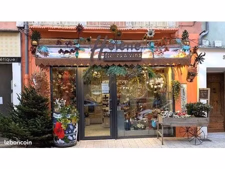 fleuriste et vente de vins - à céder