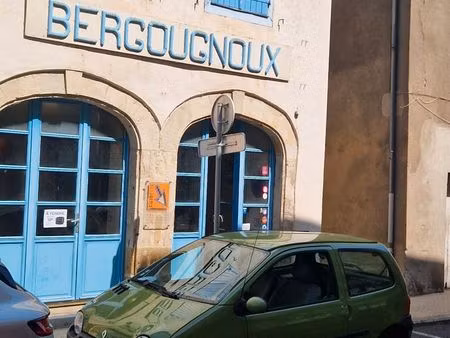 a louer local pour commerce ou stockage: n°9 rue pasteur a saint-cere 47