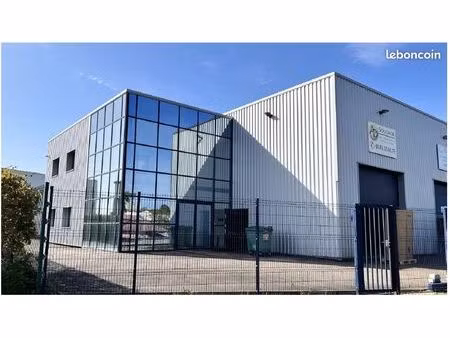 local commercial 305 m²