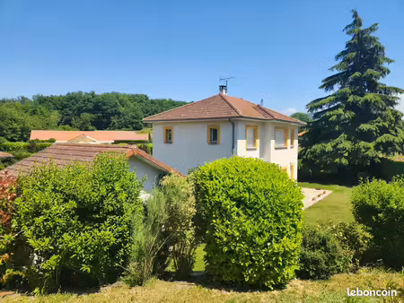 maison 5 pièces – 142 m² – quartier calme – apprieu