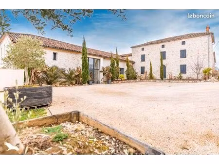 maison 8 pièces 258 m²