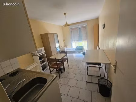loue studio a 300m du lycee de davayé