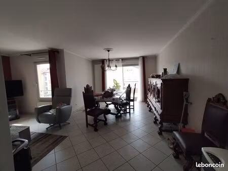 vend appartement f5 avec balcon et terrasse
