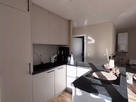 strasbourg centre -- rue de molsheim-- 2 pieces  43m2-- dans une cour interieur securise--
