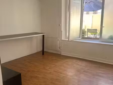 local commercial ou professionnel de 125 m2