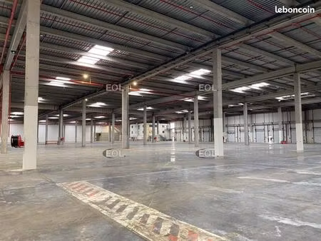 local logistique 32 073 m²