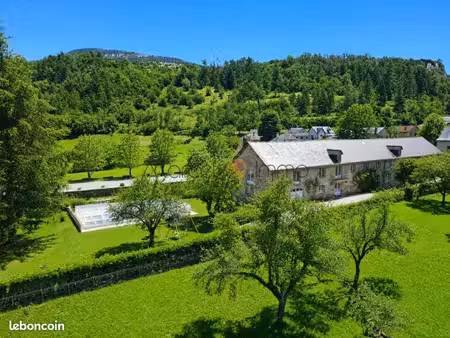 maison 12 pièces 388 m²