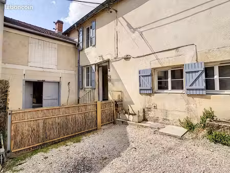 maison 4 pièces 104 m²