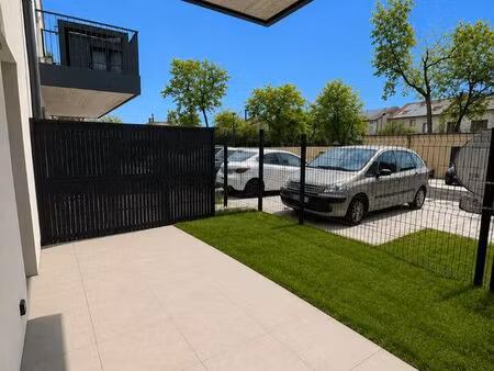 studio 1 pièce 28 m²