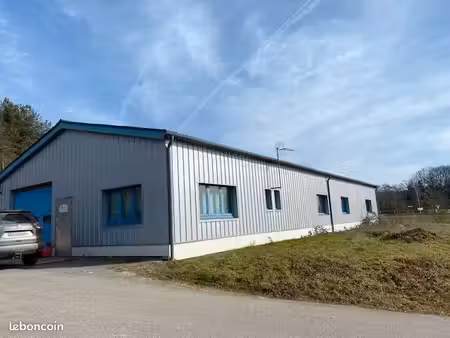 local industriel 300 m²