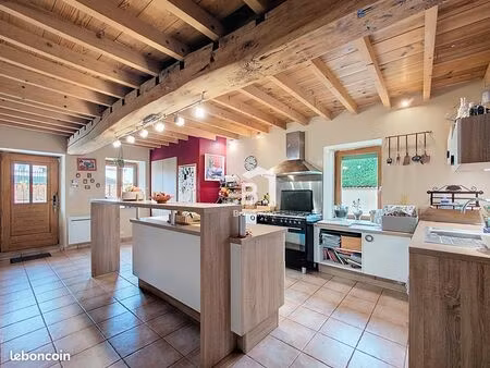 maison 10 pièces 275 m²
