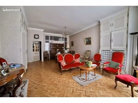 maison 7 pièces 250 m²
