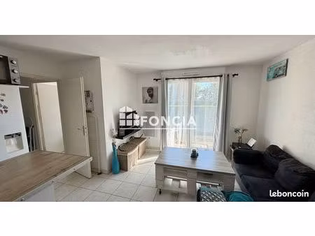 t2 avec terrasse et parking vendu loue pour investissement locatif