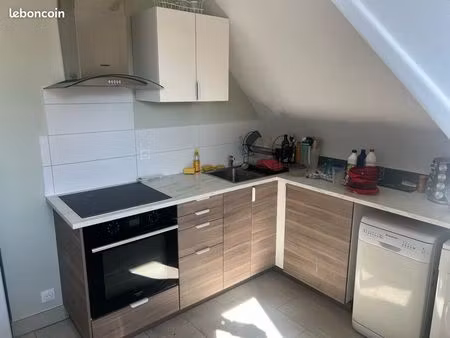 f2 entièrement rénové – 33 m² carrez / 54 m² au sol