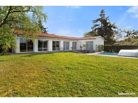 propriété 6 pièces 163 m²