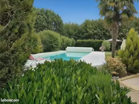maison 6 pièces avec piscine  jardin ombragé double garage et terrain 1 354 m² – entre lav