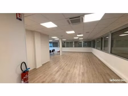 bureaux 120 m² divisibles — chassieu