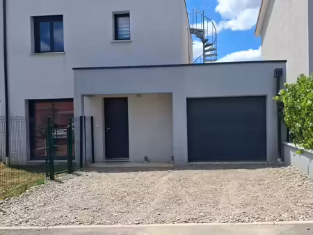 maison recente de 90 m2 au porte du pilat