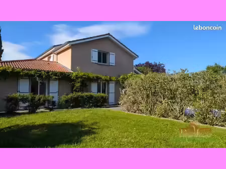 villa 6 pièces 150 m²