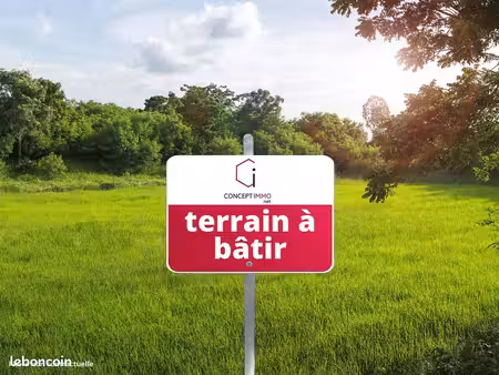 terrain 618 m² myennes