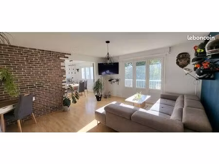 bel appartement 4 pièce de 82m² très lumineux avec balcon