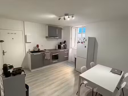 t2 de 35 m² entièrement rénové en 2024 – prêt à habiter – saint-bel (69210)