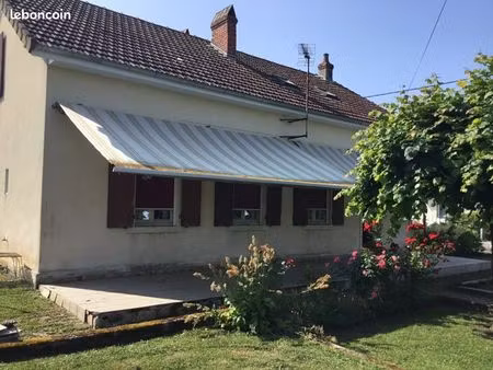 maison individuelle commune de chalmoux quartier très calme