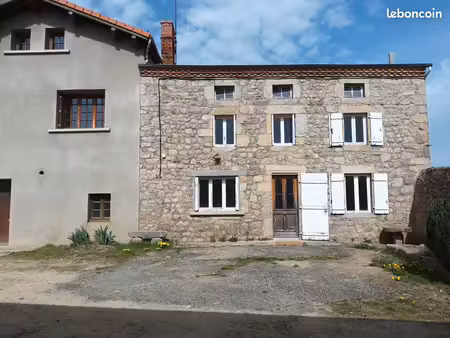 vends corps de ferme à rénover avec dépendances