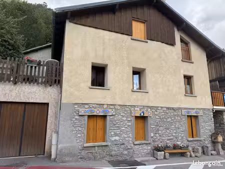 maison 4 pièces 150 m²