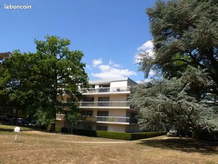 chantilly  bois saint-denis  appartement 3 chambres de 109 m2 habitables  proche gare et é