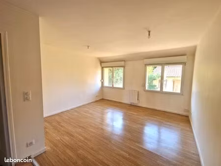 studio 1 pièce 30 m²