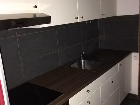 joli f2 idéalement situé fonderie-gare