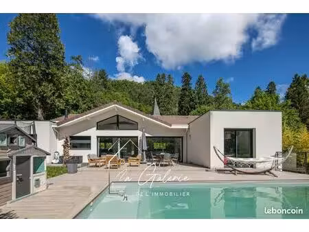 maison 6 pièces 140 m²