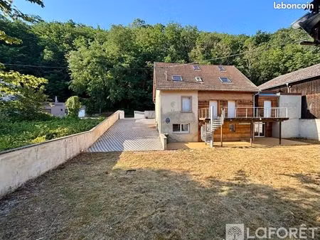maison 6 pièces 249 m²