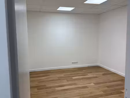 loue bureau 14m² climatisé