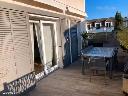 maison de ville avec terrasse- plein centre de chantilly