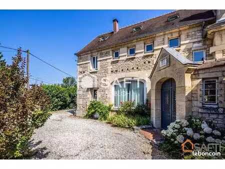 propriété 6 pièces 198 m²