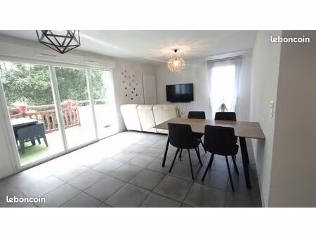 appartement pour étudiants t3 moderne de 61 5 m² avec terrasse et 2 places de parking