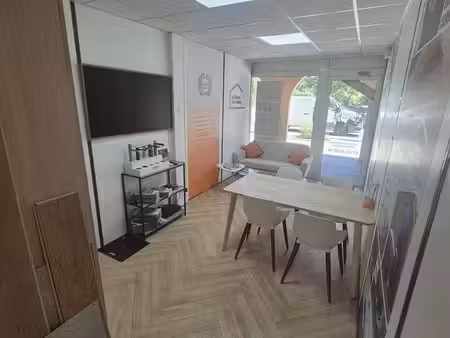 bureau à partager – gaillard – douane de moillesulaz – 490 /mois cc