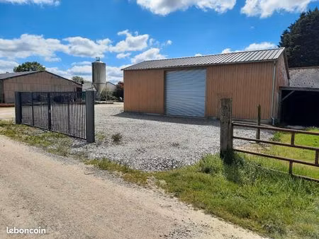 loue hangar 150 m²