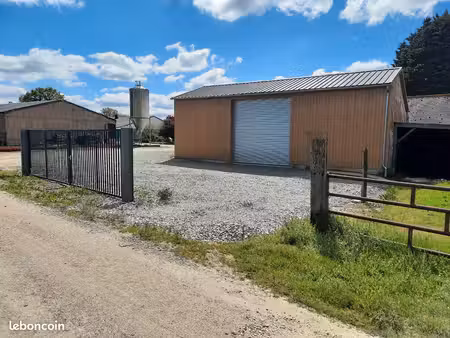 loue hangar/local 150 m²