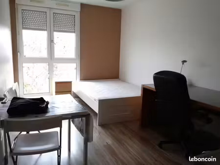 studio meublé et équipé — lons  proche fac
