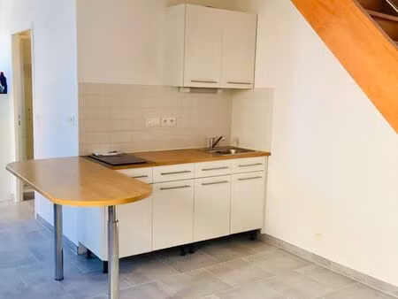 à louer - f2 de 50m2 avec terrasse à beauvais
