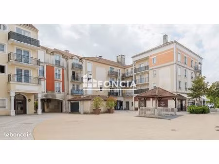 bailly romainvilliers- appartement 2 pièces avec place de parking