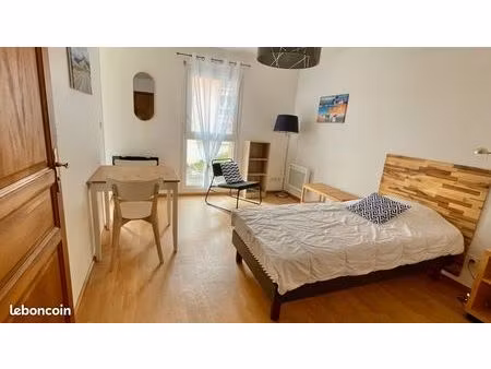 joli 1 pièce meublé très bien situé